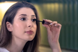 makeup mistakes to avoid for flawless look foundation blending contour errors